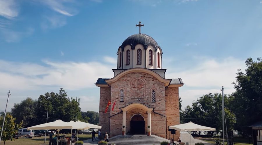 (Видео) Осветување на храмот „Св. Злата Мегленска“ во Сарај